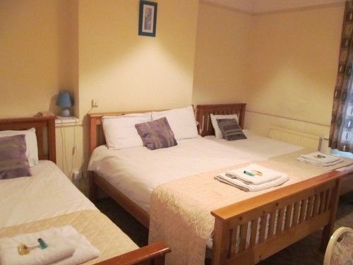 The Pines Guest Accommodation Chippenham  Exteriör bild